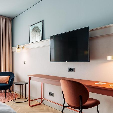 Hotel Galantha ไอเซนชตัดท์ ภายนอก รูปภาพ
