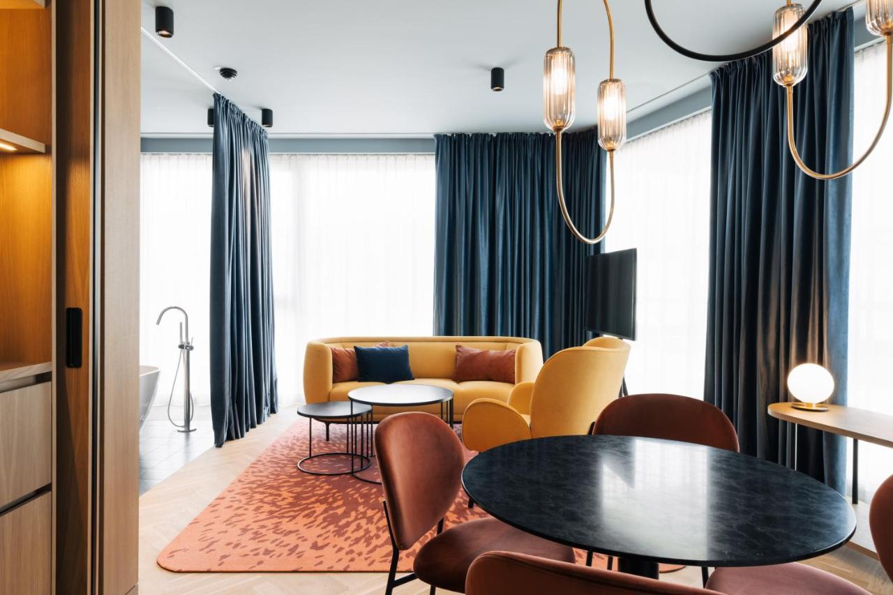 Hotel Galantha ไอเซนชตัดท์ ภายนอก รูปภาพ