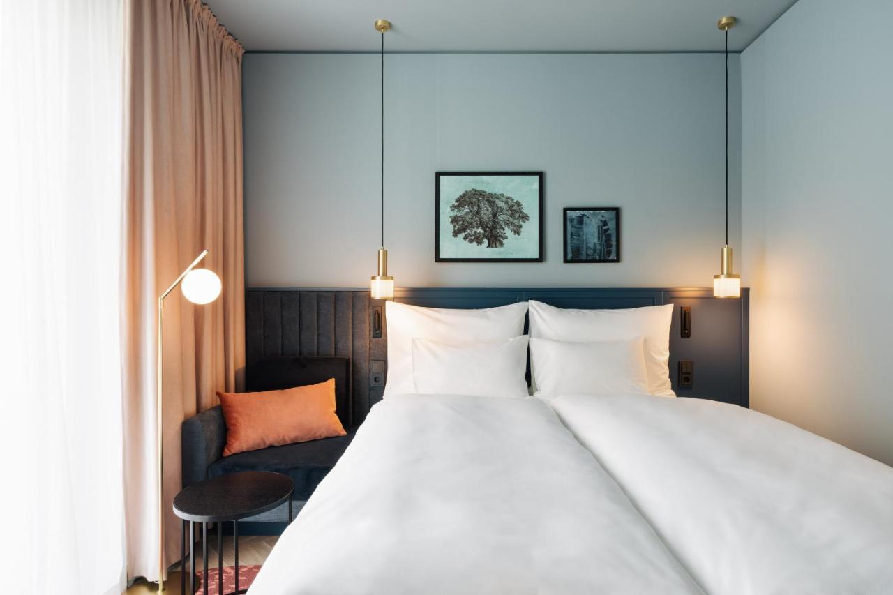 Hotel Galantha ไอเซนชตัดท์ ภายนอก รูปภาพ