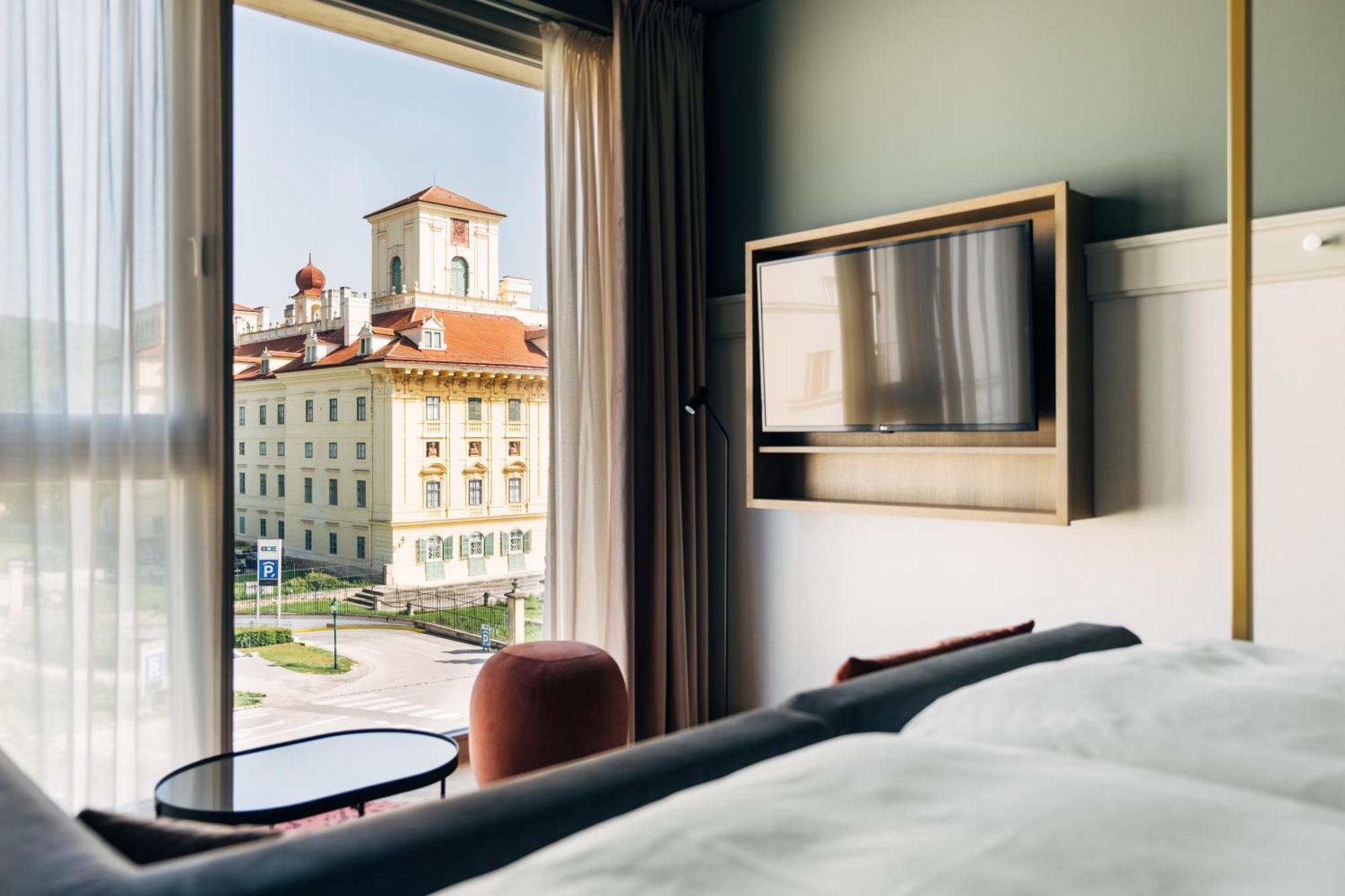 Hotel Galantha ไอเซนชตัดท์ ภายนอก รูปภาพ